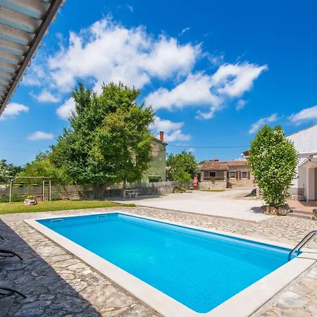 Rozi, A Charming Renovated Istrian House With Pool * Pifari