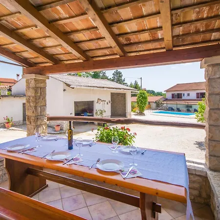Rozi, A Charming Renovated Istrian House With Pool * Pifari